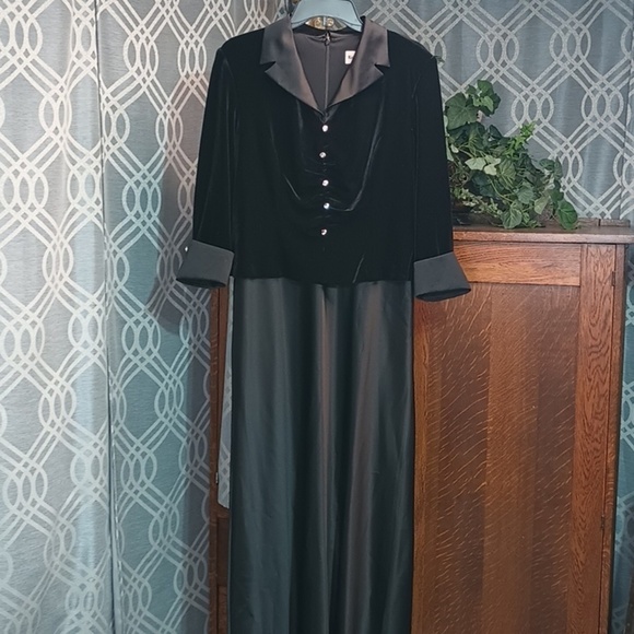 Karen Miller NY Dresses & Skirts - Velvet and satin tuxedo gown 12